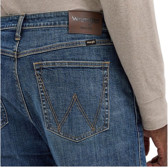 Wrangler peak comfort relaxed boot Men's Classic Blue Straight Jeans size 36x32 - Picture 15 of 15